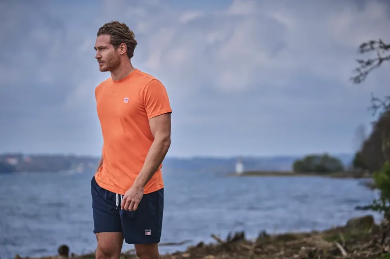 Camiseta naranja y pantalón corto de hombre - Colección verano VINSON
