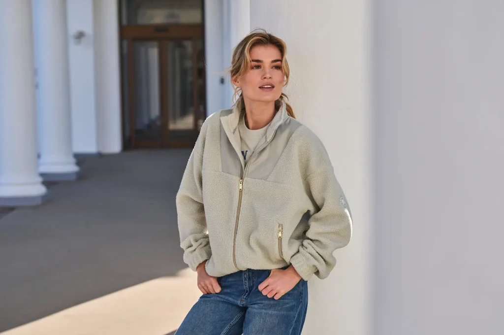 Mujer con polar - Colección otoño invierno VINSON